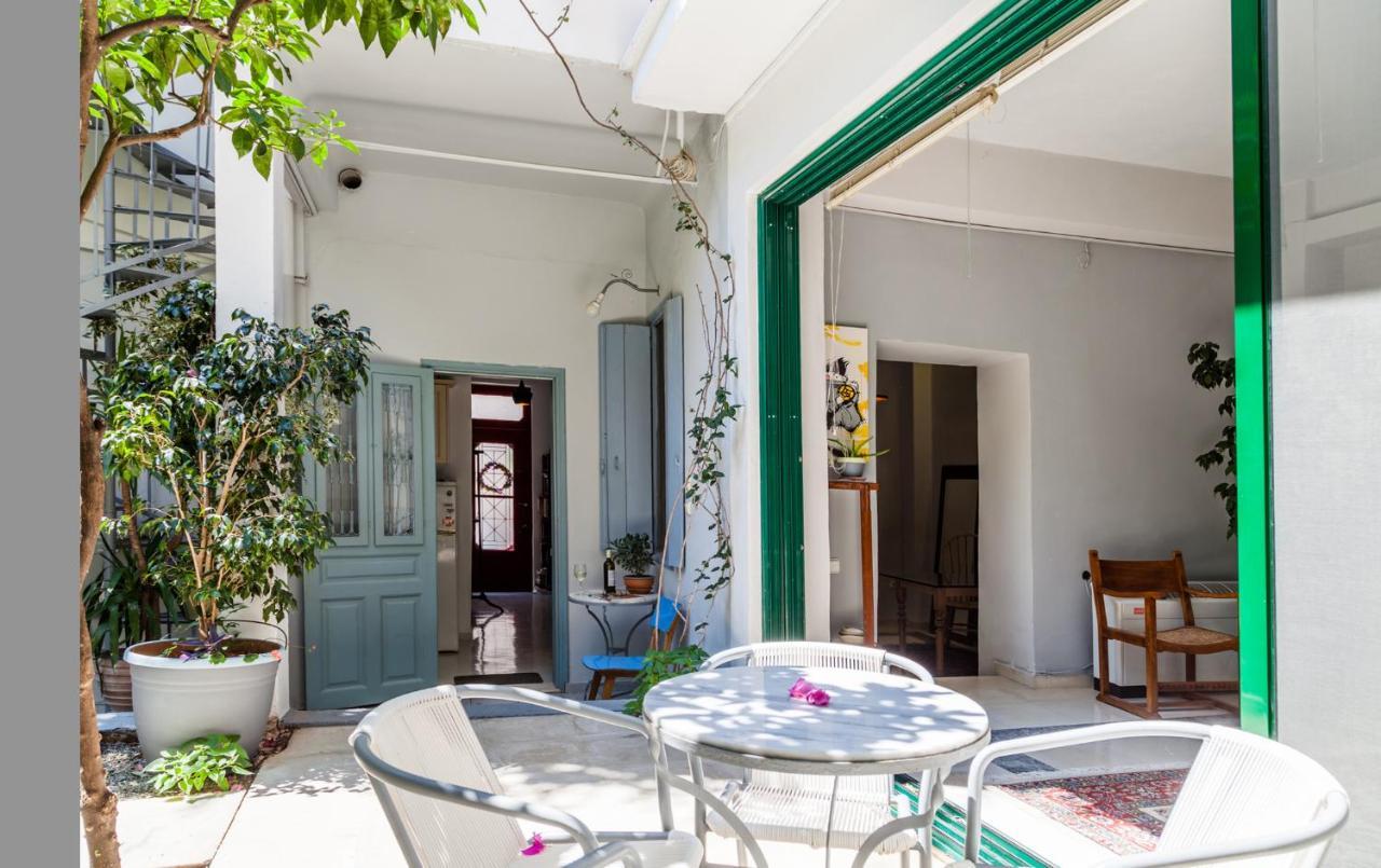 Villa Athenian Yard Near Acropolis Exterior foto